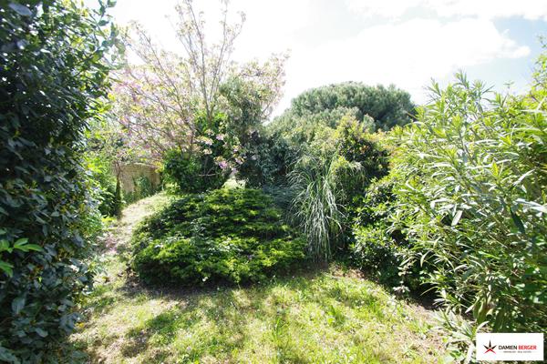 Grande propriété en plein coeur du village d'Ars en ré. Ars en re