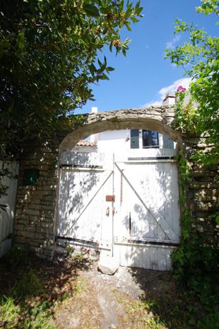 Grande propriété en plein coeur du village d'Ars en ré. Ars en re