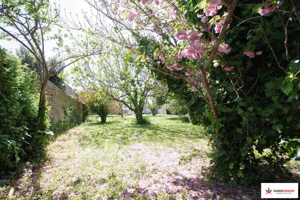 Grande propriété en plein coeur du village d'Ars en ré. Ars en re