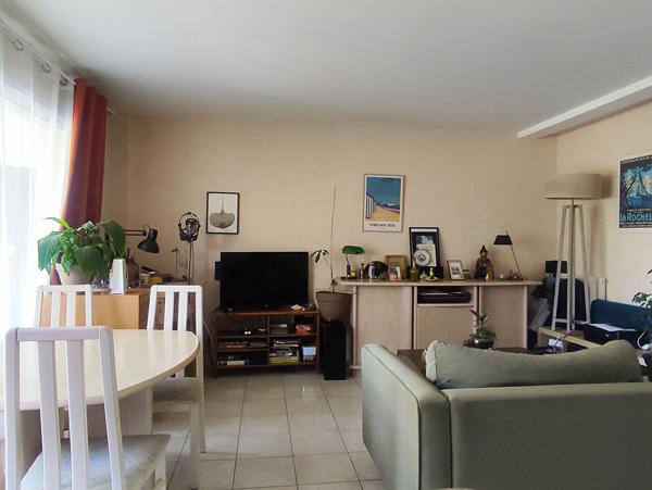 A VENDRE - LA ROCHELLE - Appartement 2 pièces - Terrasse - Parking - Cave