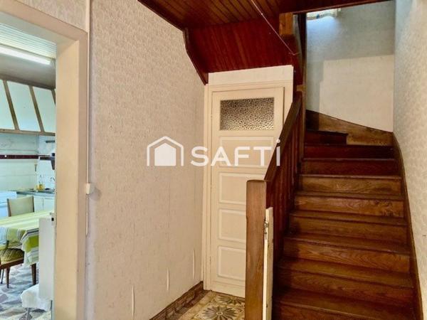 MAISON A ETAGE 6 CHAMBRES AVEC TERRAIN NON ATTENANT