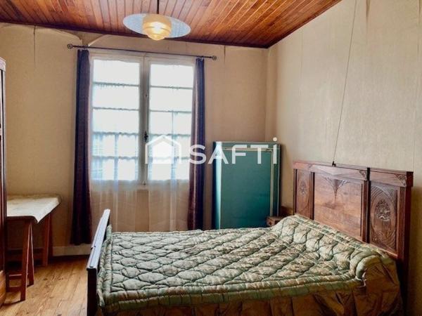 MAISON A ETAGE 6 CHAMBRES AVEC TERRAIN NON ATTENANT