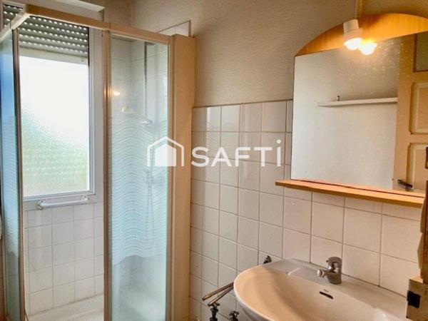 MAISON A ETAGE 6 CHAMBRES AVEC TERRAIN NON ATTENANT