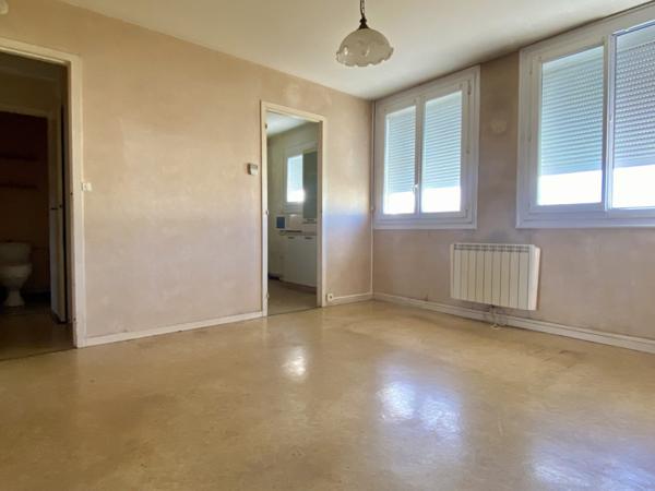 PROCHE COMMERCES ET COMMODITES – A 10 MN A PIEDS DU CENTRE VILLE