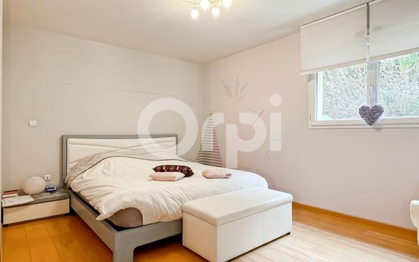 Maison à vendre    9 pièces • 260,10 m2 Saint-Sébastien-de-Morsent