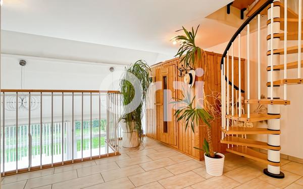 Maison à vendre    9 pièces • 260,10 m2 Saint-Sébastien-de-Morsent