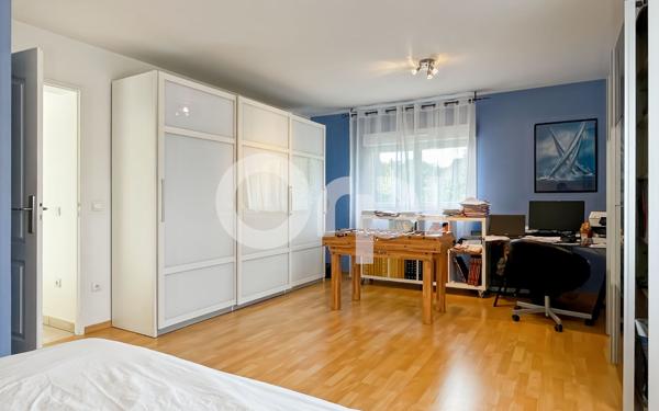 Maison à vendre    9 pièces • 260,10 m2 Saint-Sébastien-de-Morsent