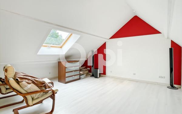 Maison à vendre    9 pièces • 260,10 m2 Saint-Sébastien-de-Morsent