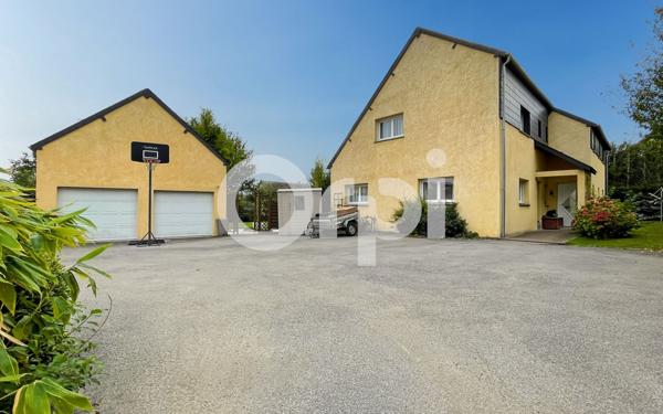 Maison à vendre    9 pièces • 260,10 m2 Saint-Sébastien-de-Morsent