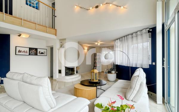 Maison à vendre    9 pièces • 260,10 m2 Saint-Sébastien-de-Morsent