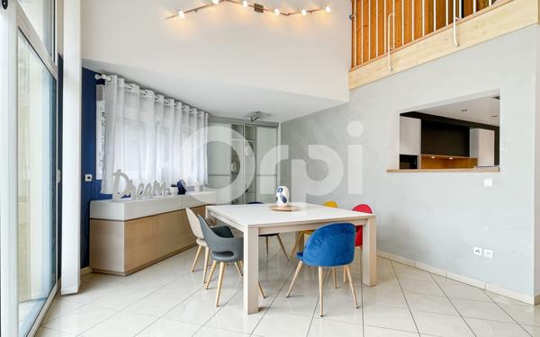 Maison à vendre    9 pièces • 260,10 m2 Saint-Sébastien-de-Morsent