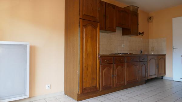 FAVERGES. APPARTEMENT 3 PIECES AVEC CAVE AU CENTRE VILLE