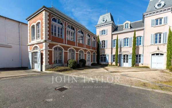 Château à réhabiliter avec double destination