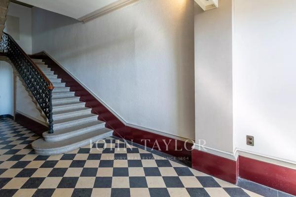 Château à réhabiliter avec double destination