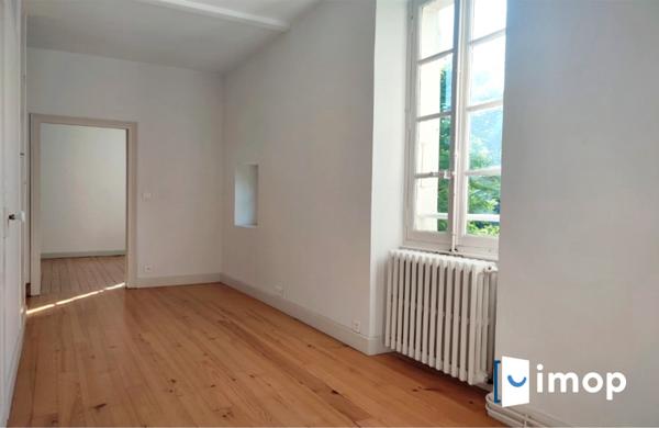 Belle maison ancienne avec 4 chambres et jardin