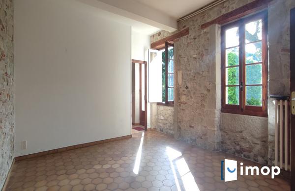 Belle maison ancienne avec 4 chambres et jardin