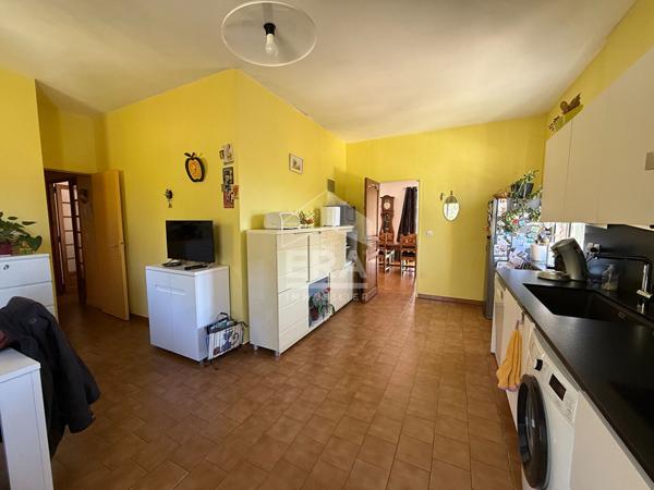 A VENDRE 13530 TRETS MAISON TYPE 6 DE 180M² PISCINE GARAGE SUR 7500 M² DE TERRAIN CABANON