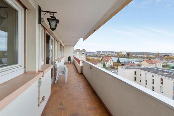 Appartement t5 balcon garage et cave