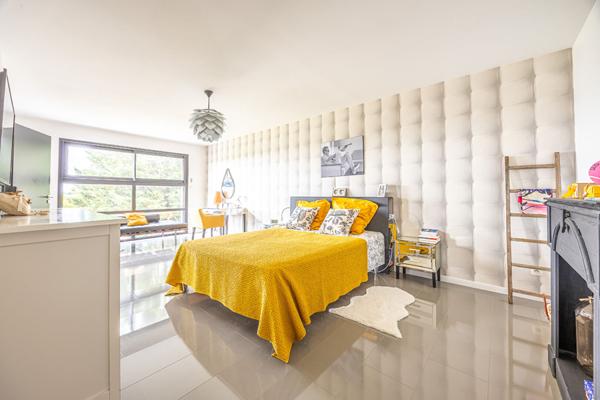 Maison contemporaine 5 chambres avec piscine et grand jardin à Niort