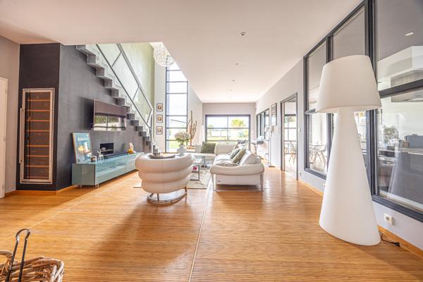 Maison contemporaine 5 chambres avec piscine et grand jardin à Niort