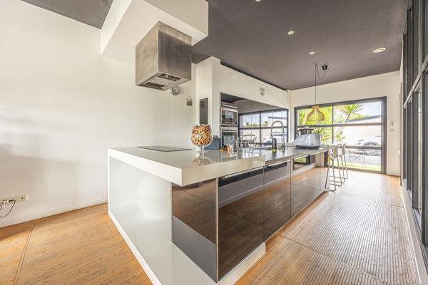 Maison contemporaine 5 chambres avec piscine et grand jardin à Niort