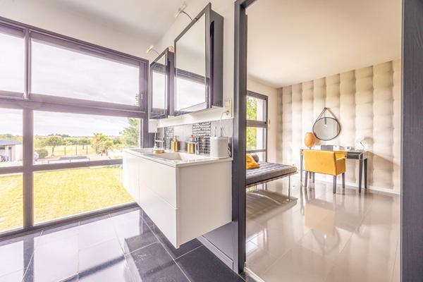 Maison contemporaine 5 chambres avec piscine et grand jardin à Niort