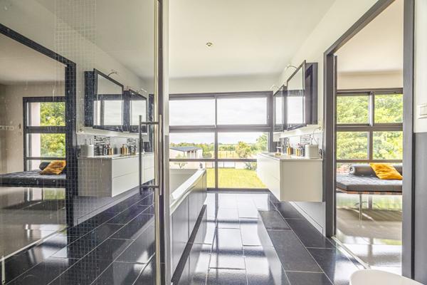 Maison contemporaine 5 chambres avec piscine et grand jardin à Niort