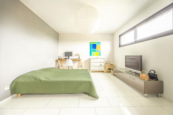 Maison contemporaine 5 chambres avec piscine et grand jardin à Niort