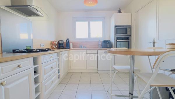 Dpt Finistère (29), à vendre QUIMPER appartement T4 de 80 m² habitable. - Cave.