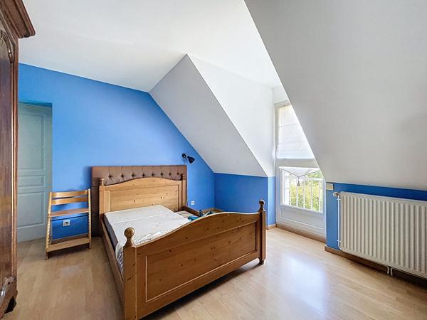 À VENDRE - Secteur Ménardière à St Cyr sur Loire - Maison familiale de 7 pièces sur un terrain de 1045m², PISCINE & SPA