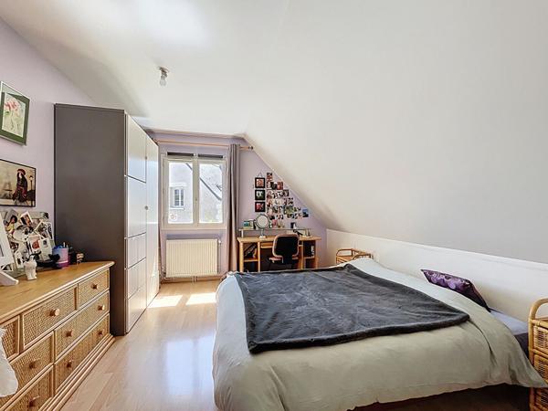 À VENDRE - Secteur Ménardière à St Cyr sur Loire - Maison familiale de 7 pièces sur un terrain de 1045m², PISCINE & SPA