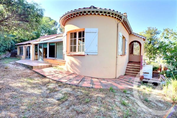 Maison à vendre  4 pièces - 123 m 2   ST RAPHAEL  - 83