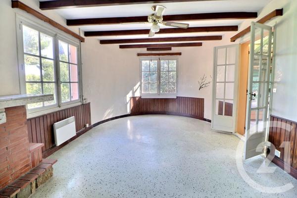 Maison à vendre  4 pièces - 123 m 2   ST RAPHAEL  - 83