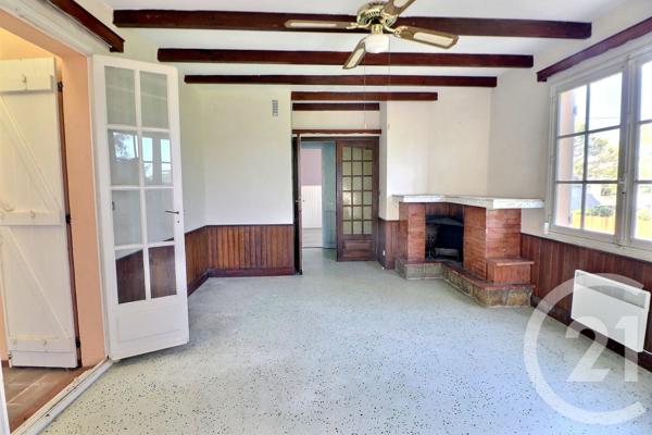 Maison à vendre  4 pièces - 123 m 2   ST RAPHAEL  - 83