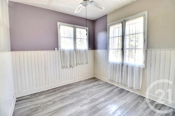 Maison à vendre  4 pièces - 123 m 2   ST RAPHAEL  - 83