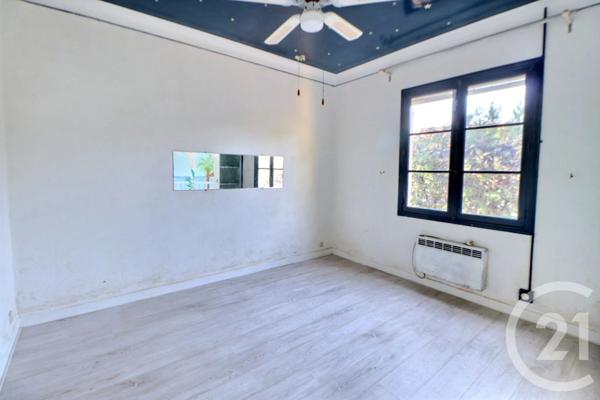 Maison à vendre  4 pièces - 123 m 2   ST RAPHAEL  - 83