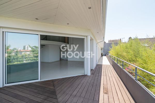 Croix de Pierre / La Pointe Appartement d'exception de 200 m² avec terrasses, jardin et stationnements