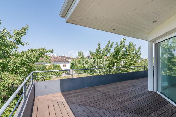 Croix de Pierre / La Pointe Appartement d'exception de 200 m² avec terrasses, jardin et stationnements