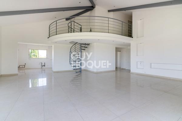 Croix de Pierre / La Pointe Appartement d'exception de 200 m² avec terrasses, jardin et stationnements