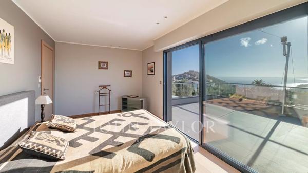 PROPRIETE CONTEMPORAINE AU PANORAMA UNIQUE