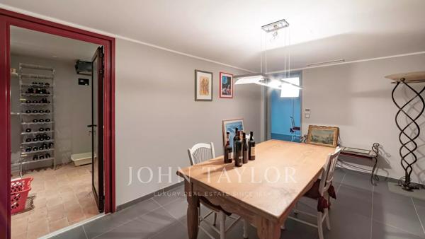 PROPRIETE CONTEMPORAINE AU PANORAMA UNIQUE