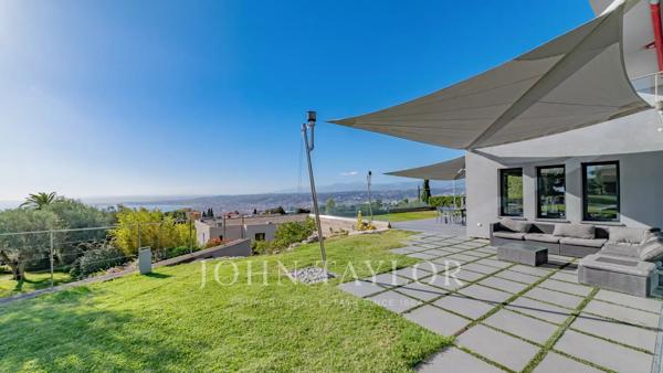 PROPRIETE CONTEMPORAINE AU PANORAMA UNIQUE