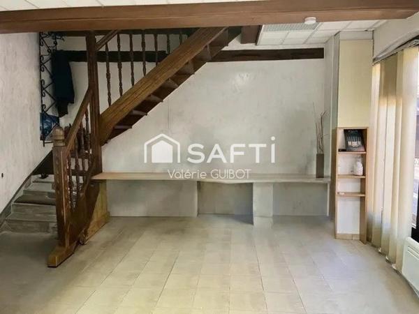 Maison à colombages à rénover au coeur du village