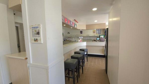 LA FERTE VIDAME -  Bar, Tabac, Presse, PMU, Loto, Presse, Jeux, Colis, appartement  4 chambres