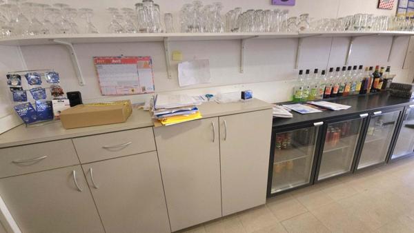 LA FERTE VIDAME -  Bar, Tabac, Presse, PMU, Loto, Presse, Jeux, Colis, appartement  4 chambres