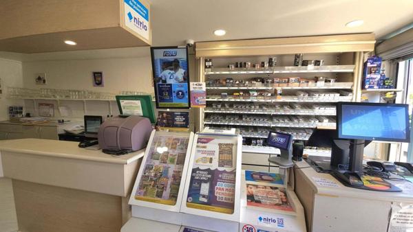 LA FERTE VIDAME -  Bar, Tabac, Presse, PMU, Loto, Presse, Jeux, Colis, appartement  4 chambres