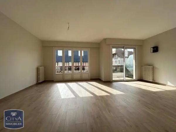 Appartement à louer 2 pièces 60.63m² Deauville (14800)