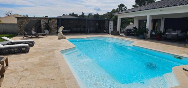 Maison à vendre 6 pièces SOLARO (20) Maison de 410m² avec piscine chauffée 12x6 Terrain de 2783m²