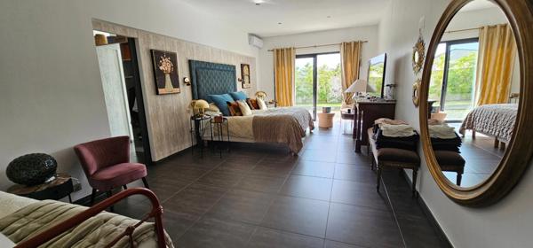 Maison à vendre 6 pièces SOLARO (20) Maison de 410m² avec piscine chauffée 12x6 Terrain de 2783m²