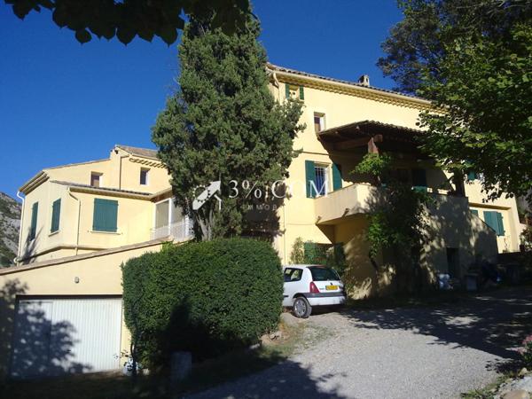 Propriete 16 pièce(s) 8 chambre(s) 450 m²